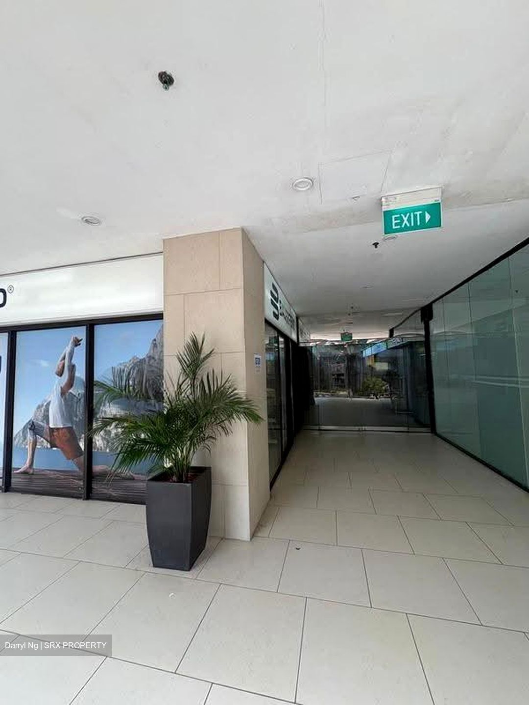 Lucky Plaza (D9), Shop House #630090181
